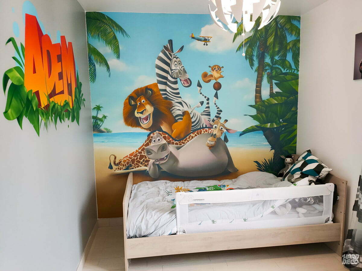 Fresque murale sur le thème de Madagascar réalisée dans une chambre d'enfant