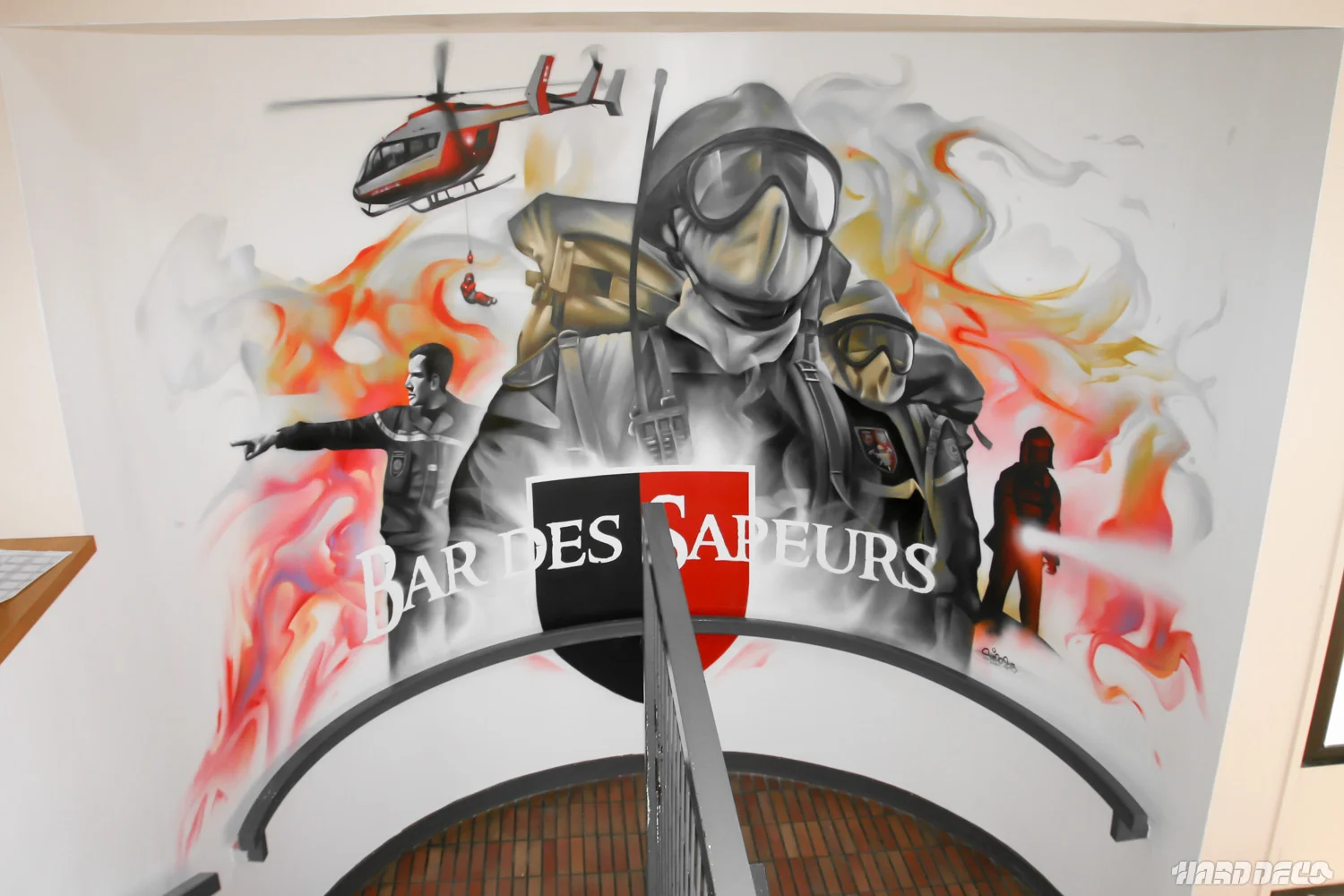 Fresque unite intervention securite civile 1 bar des sapeurs — restaurant, Hard Déco