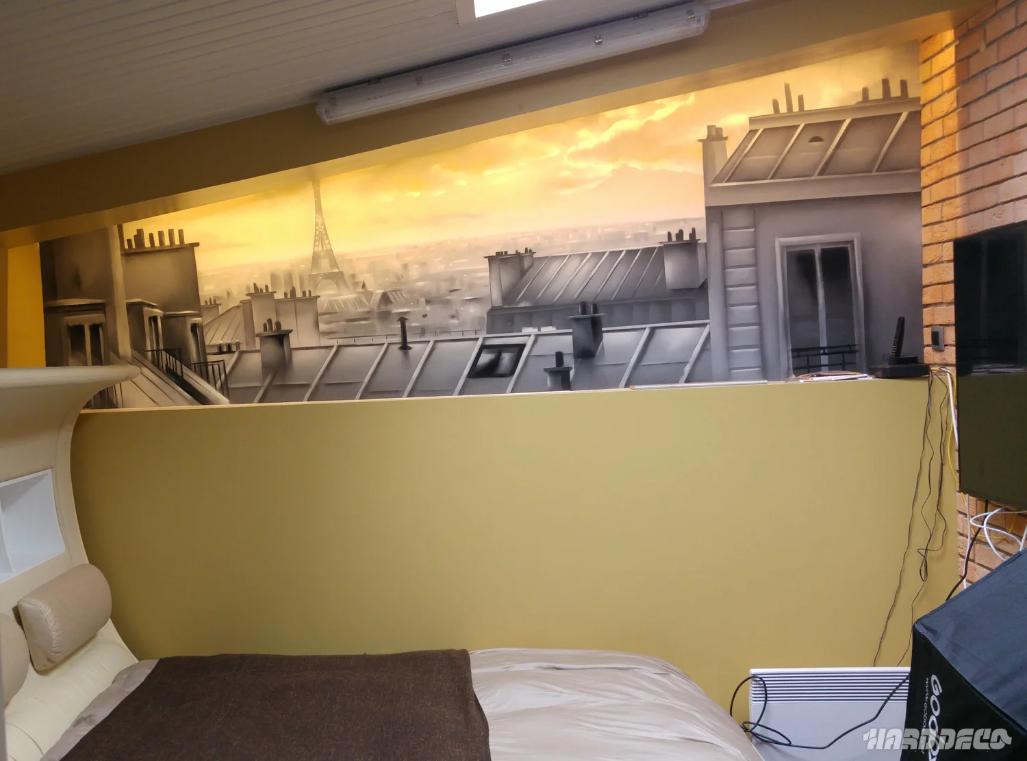 Fresque toits paris chambre effet trompe loeil — trompe-l'œil mural, Hard Déco