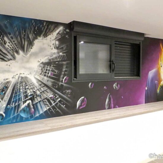 fresque murale graffiti salle de jeux batman joker