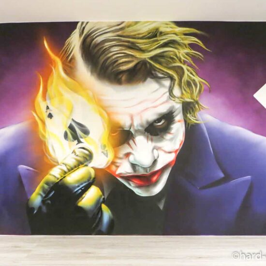 fresque murale graffiti salle de jeux joker