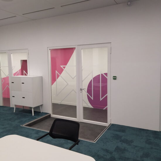 peinture couloir entreprise logo degrade 2