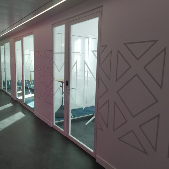 peinture couloir entreprise logo degrade 7