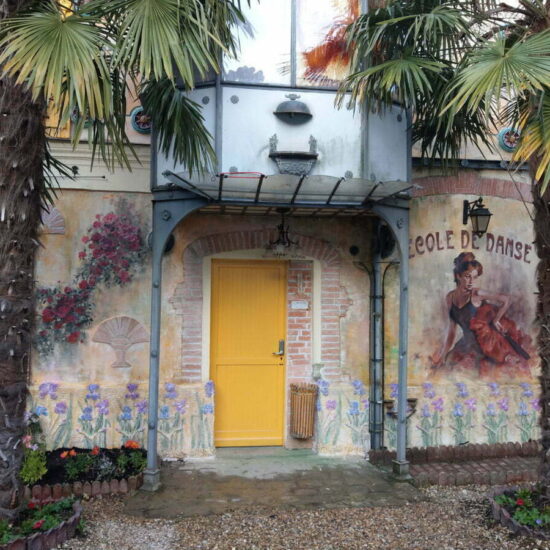 fresque peinture style ancien danseuse roses 6