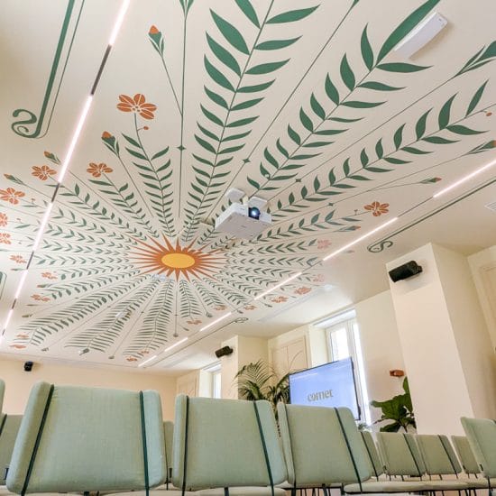 Decoration plafond entreprise fleurs feuillages levallois perret — peinture au plafond sur mesure, Hard Déco