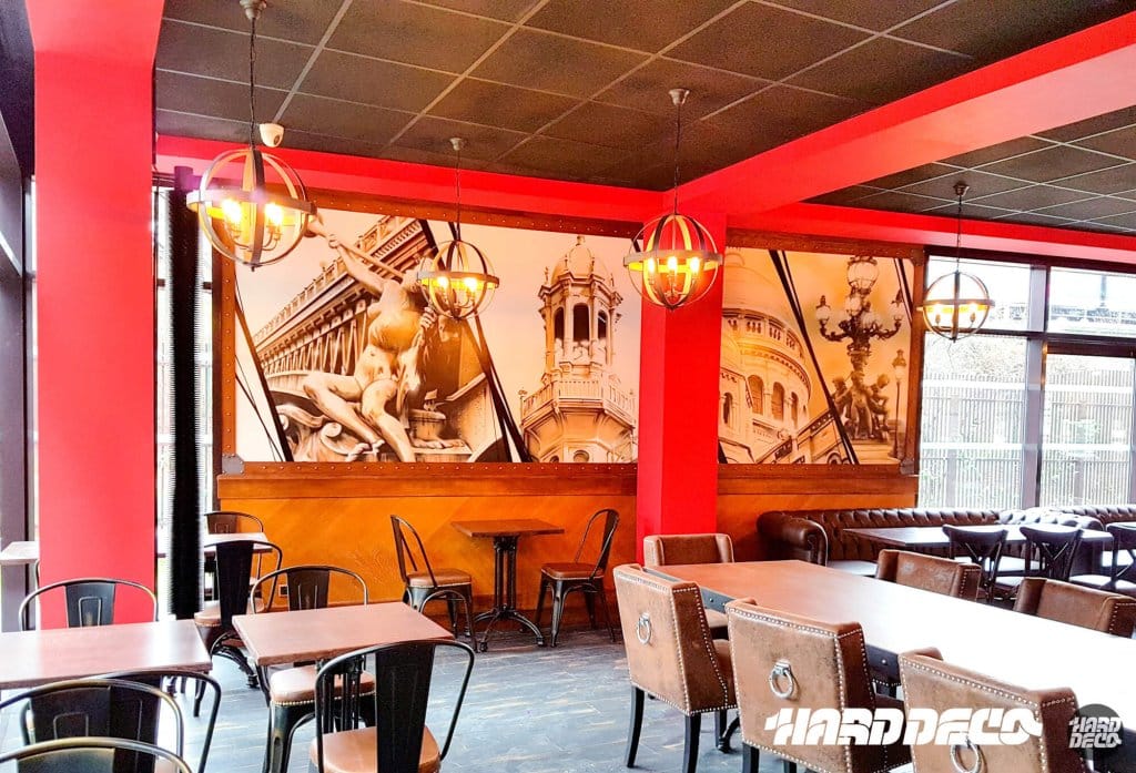 Fresque murale bistrot Asnières : détail statues et dôme en sépia, composition diagonale mur salle