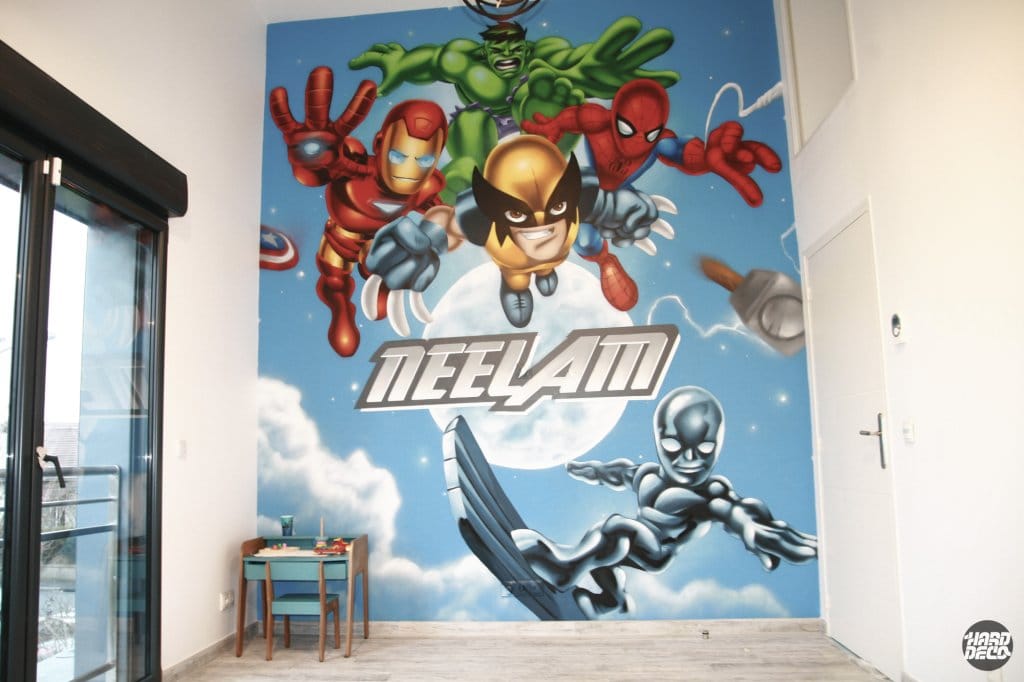 Fresque murale Baby Avengers Marvel avec prénom Neelam dans chambre enfant, aérosol, 15 m²