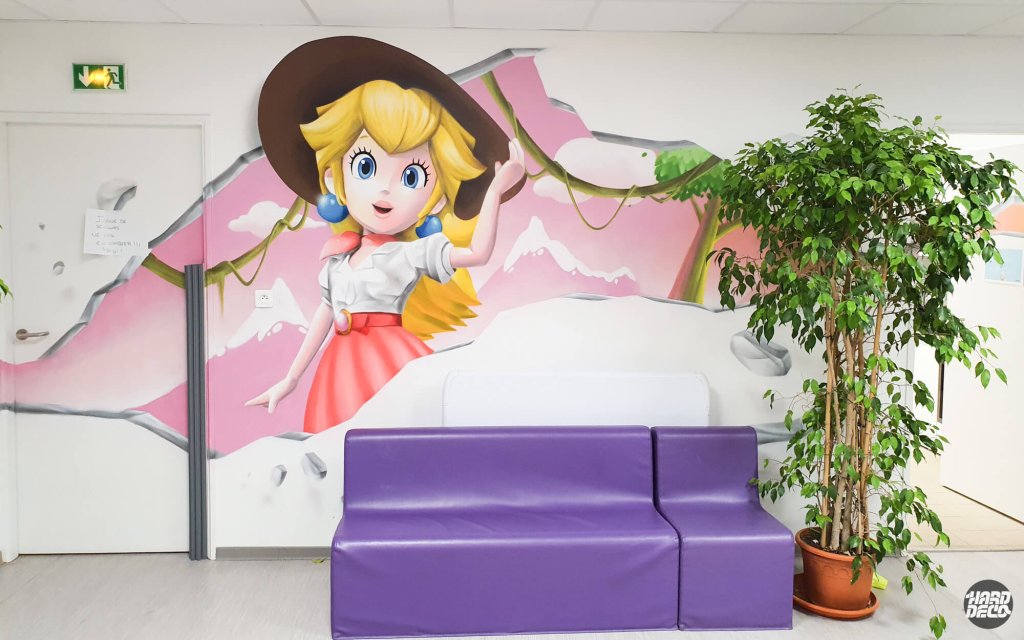 Fresque Princesse Peach Nintendo chibi trompe-l'œil tons rose pastel, espace détente centre de loisirs