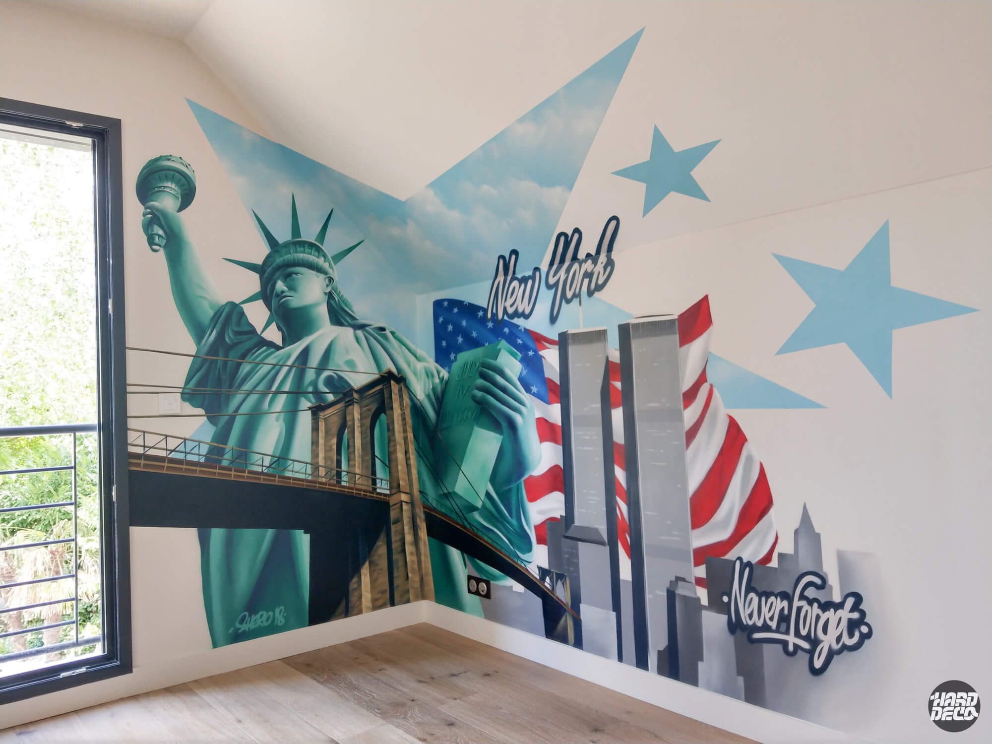 Fresque murale New York aérosol chambre : Statue de la Liberté, Brooklyn Bridge, tours jumelles, drapeau américain