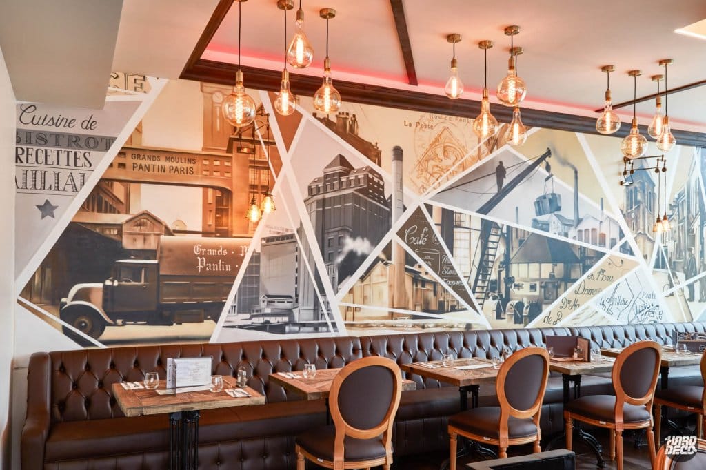 Fresque murale sépia restaurant Pantin, collage géométrique Grands Moulins, camion vintage et typographie