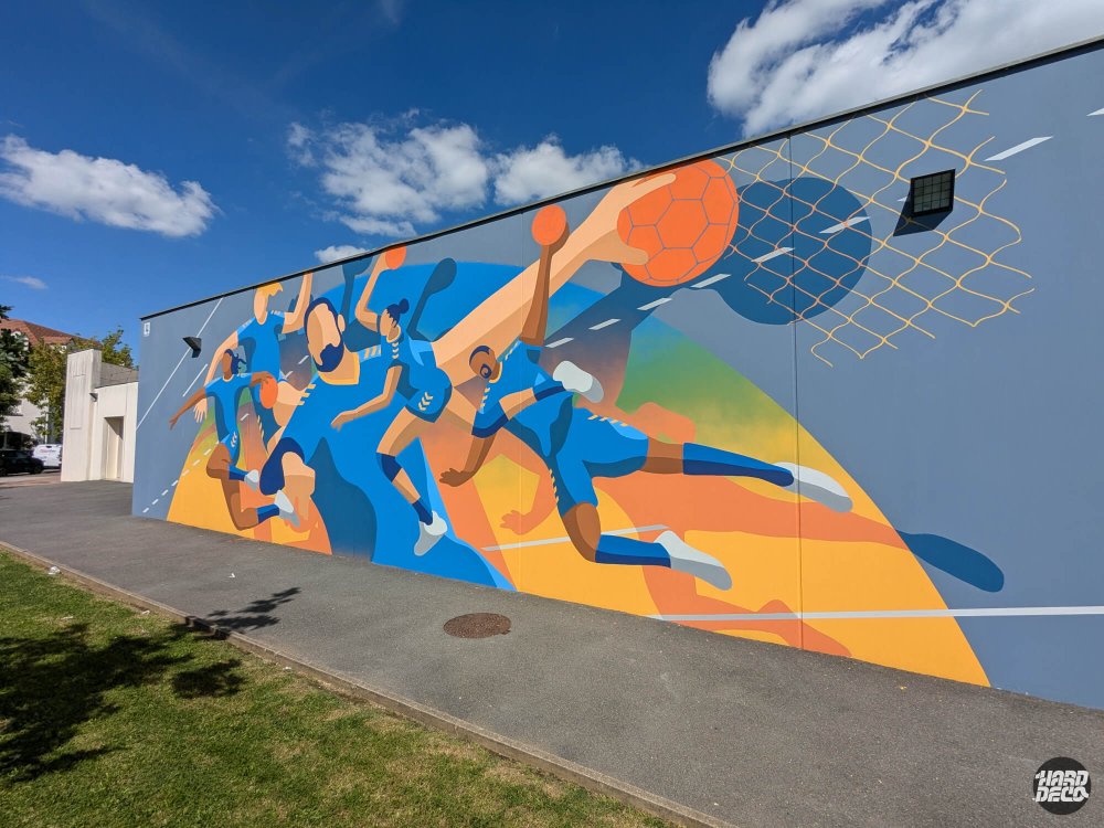 Fresque murale handball extérieure gymnase Roger Boisramé, composition dynamique bleu et orange, Pontault-Combault