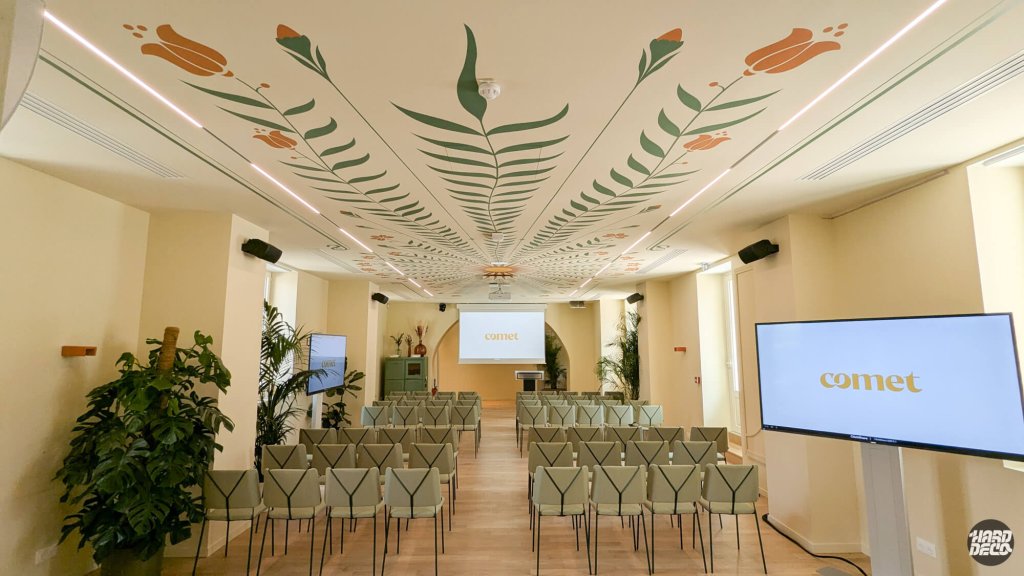 Fresque botanique au plafond salle de conférence Comet Meetings Levallois-Perret, vue d'ensemble