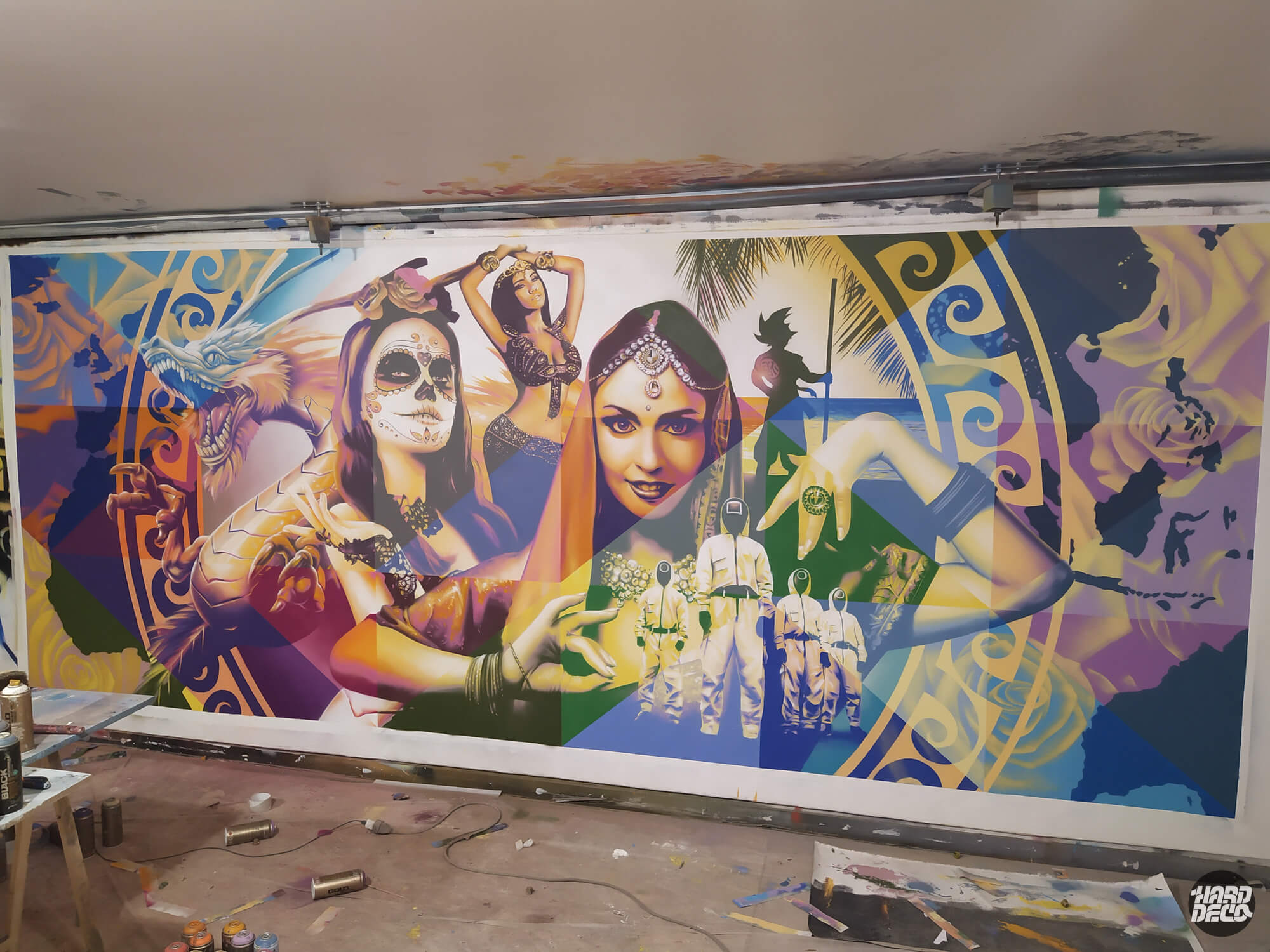 Toile aérosol grand format Kitchen Kulture en atelier, personnages pop culture et cultures du monde, perspective
