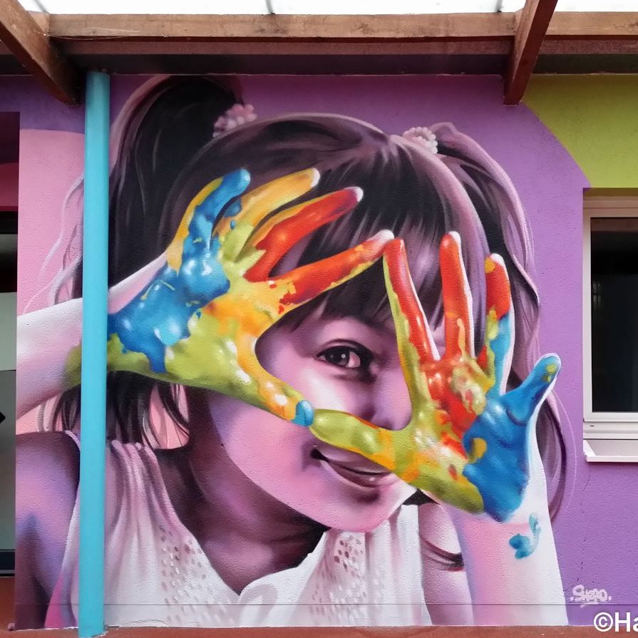 Fresque portrait maternelle enfant — espace public, Hard Déco